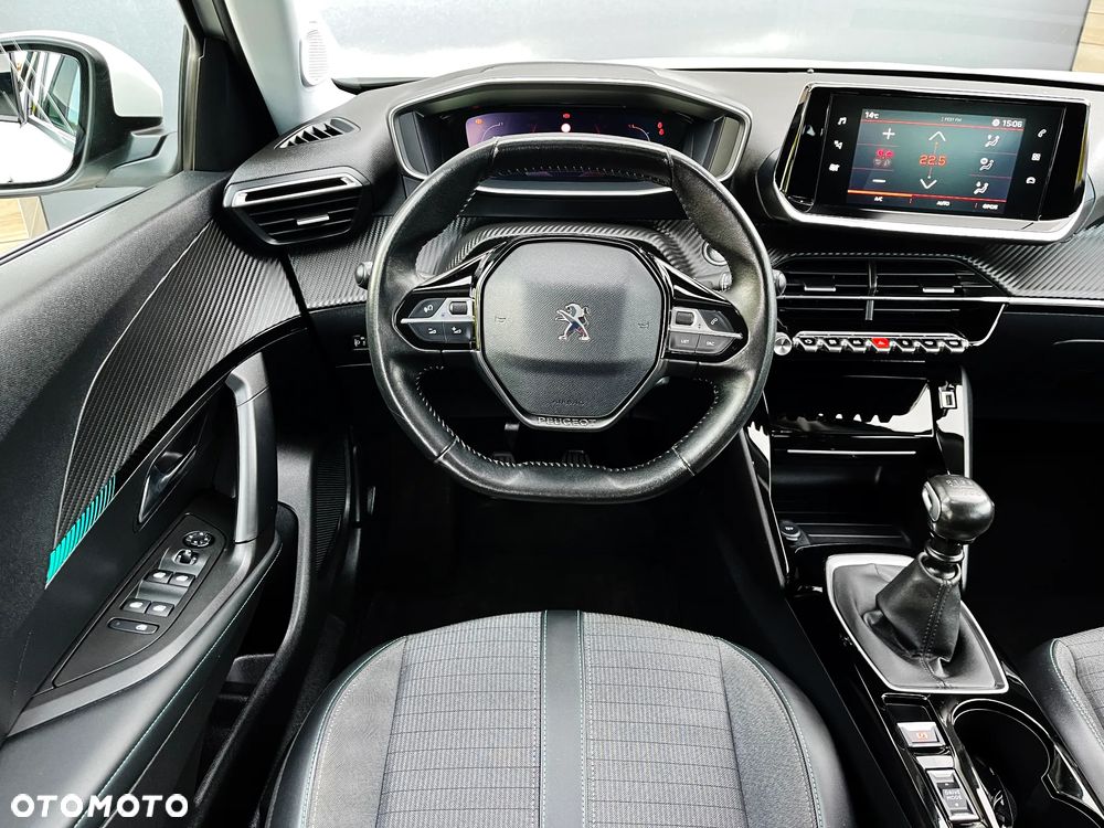 Peugeot 2008 1.2 PureTech Allure S&S - 22