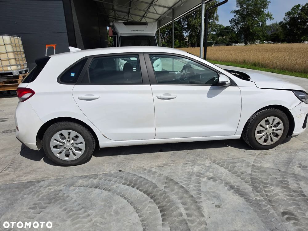 Hyundai i30 1.5 Intro - 5