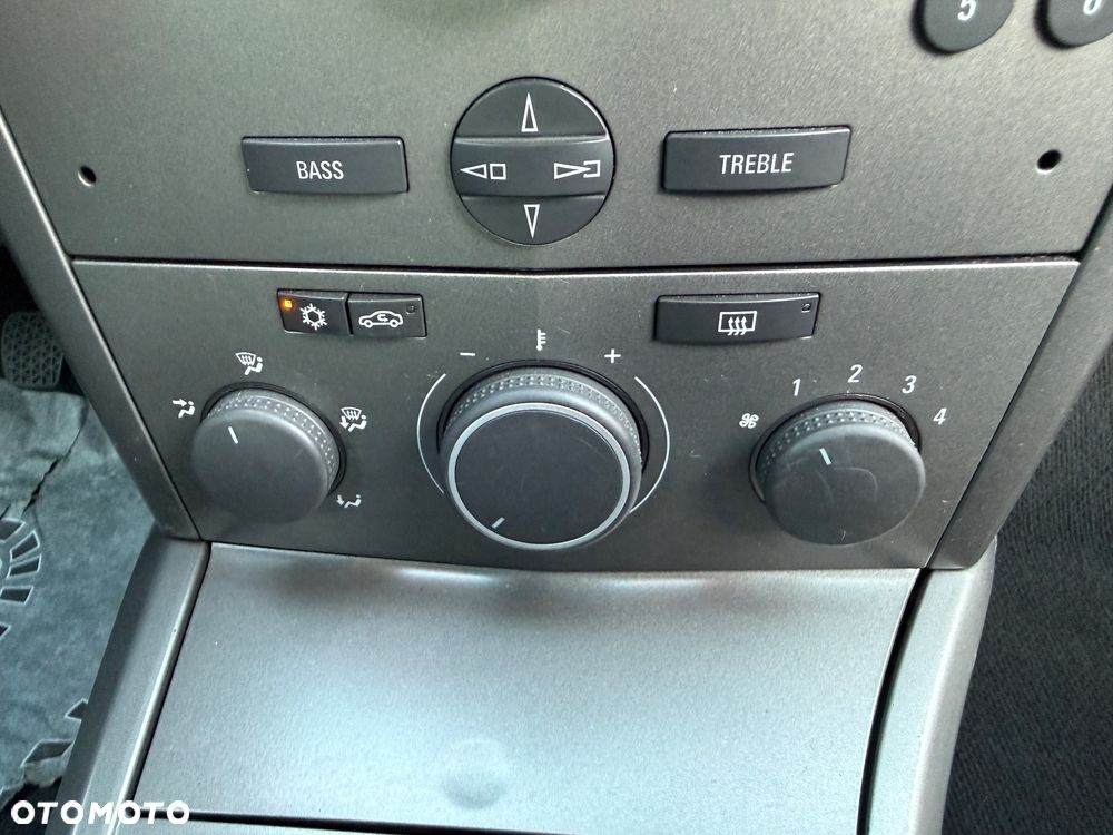 Opel Astra 1.6 Enjoy - 17