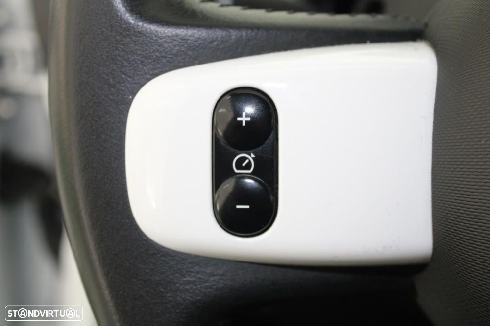 Renault Twingo Z.E. 22 Intens - 14