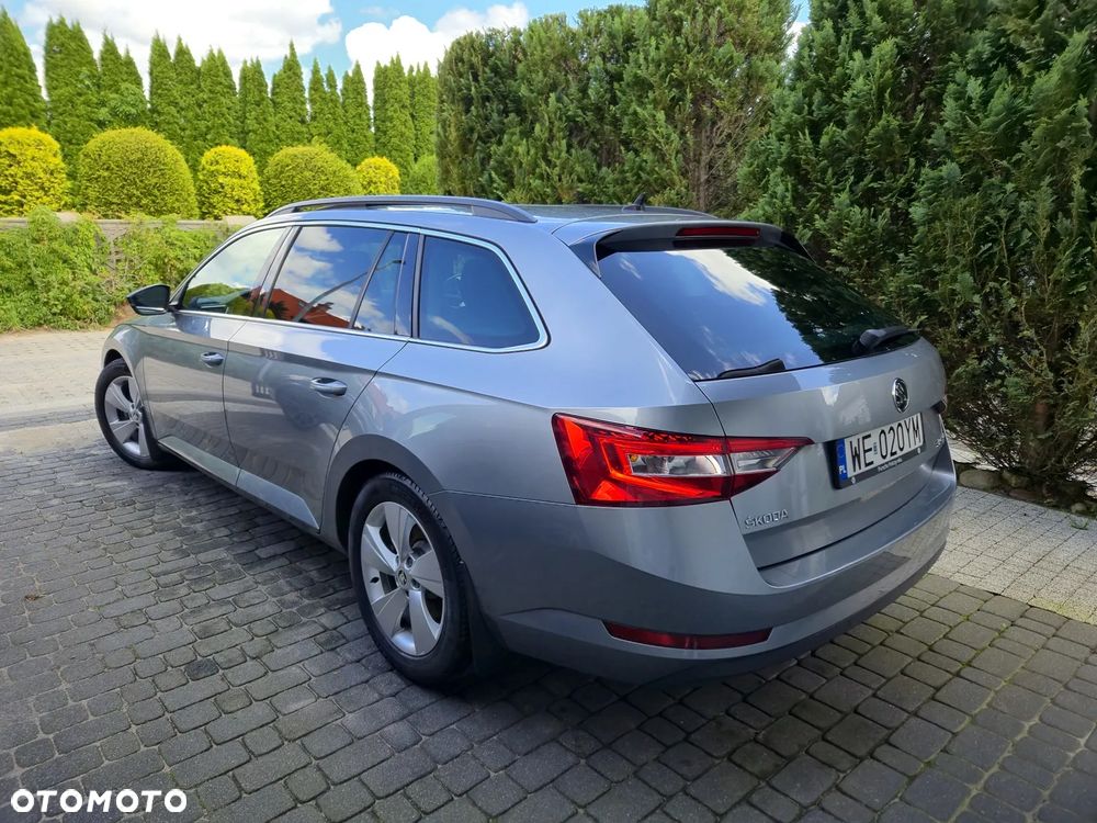 Skoda Superb 2.0 TDI DSG Ambition - 3