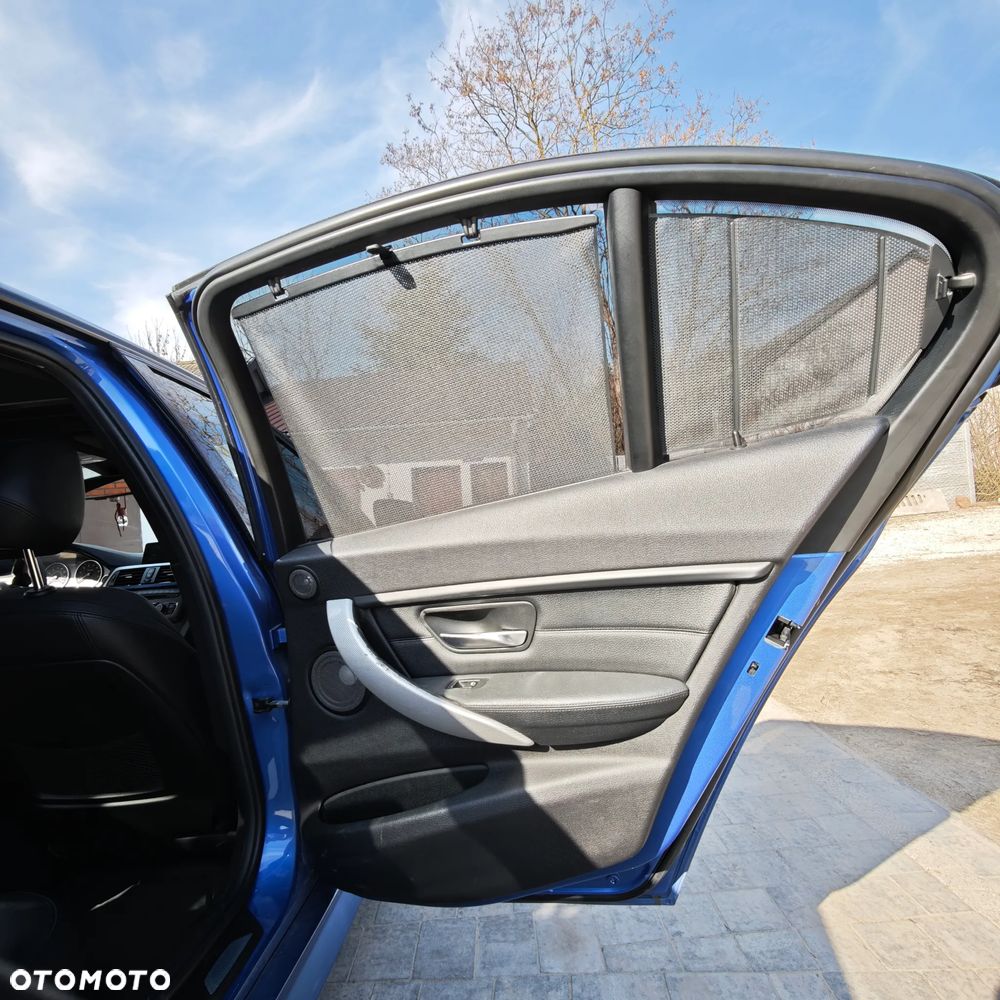 BMW Seria 3 335i Sport Line - 21