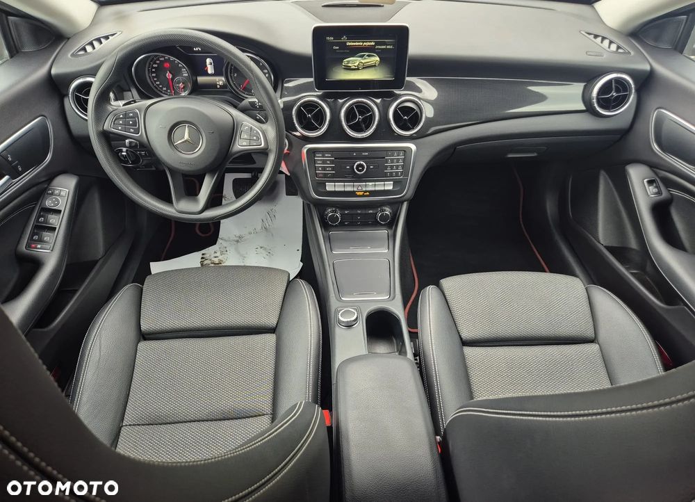 Mercedes-Benz CLA 180 d 7G-DCT - 12