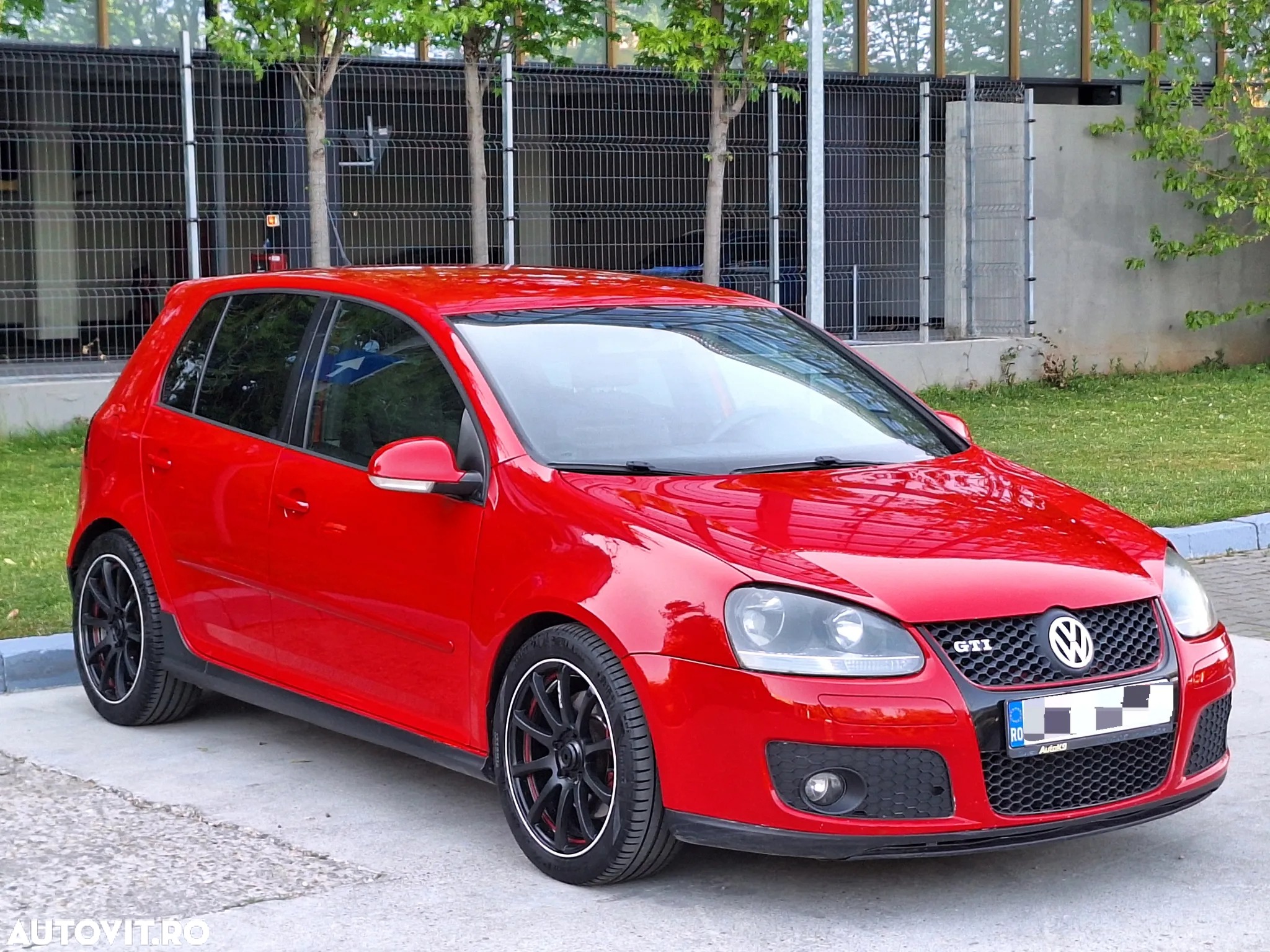 Volkswagen Golf 2.0 FSI GTI - 4