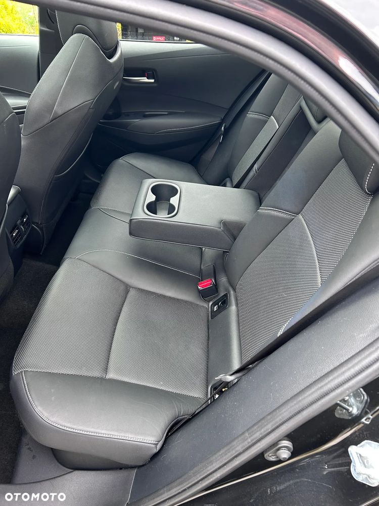 Toyota Corolla 2.0 Hybrid Executive - 12