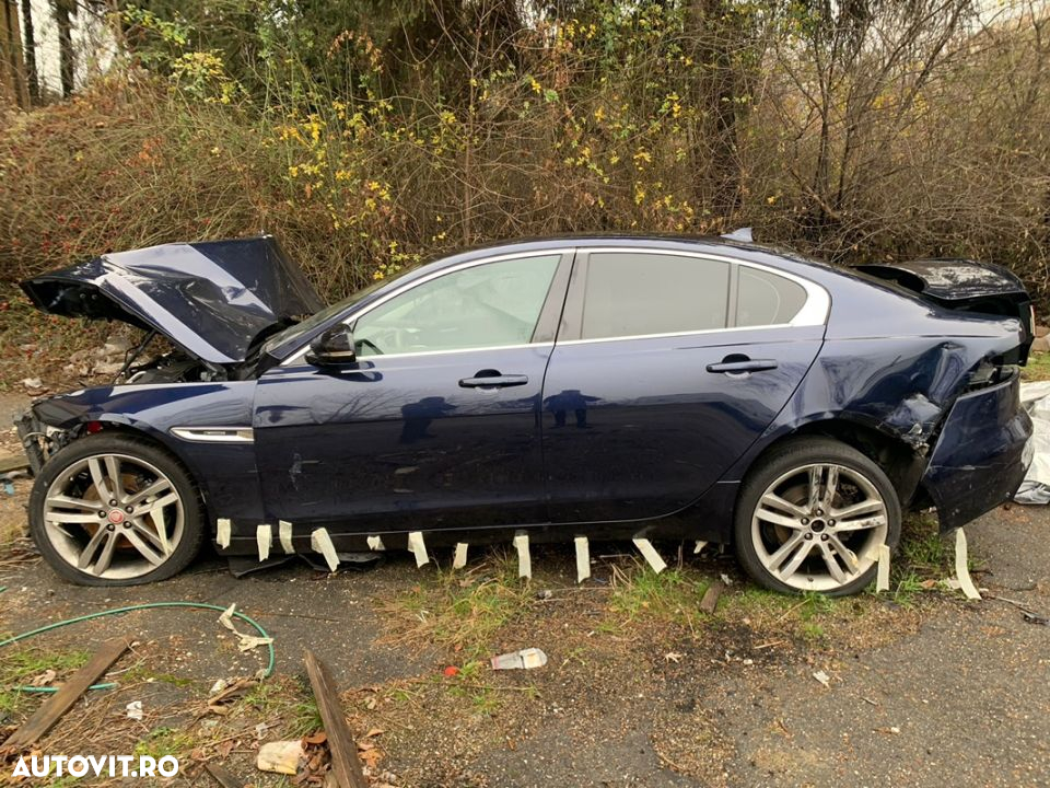 piese jaguar xe 20d cutie automata 8 trepte motor euro6 interior sistem audio uși oglinda stânga navigație GPS dezmembrez Plansa bord cu airbagurile sărite caseta directie - 3