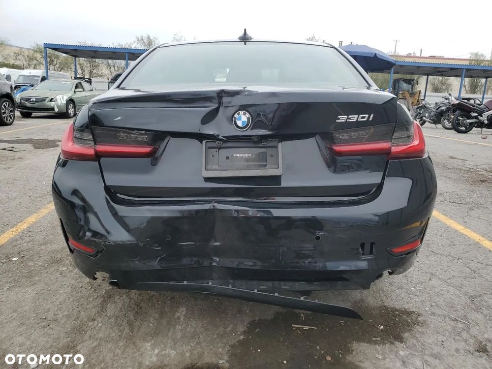 BMW Seria 3 330i - 6
