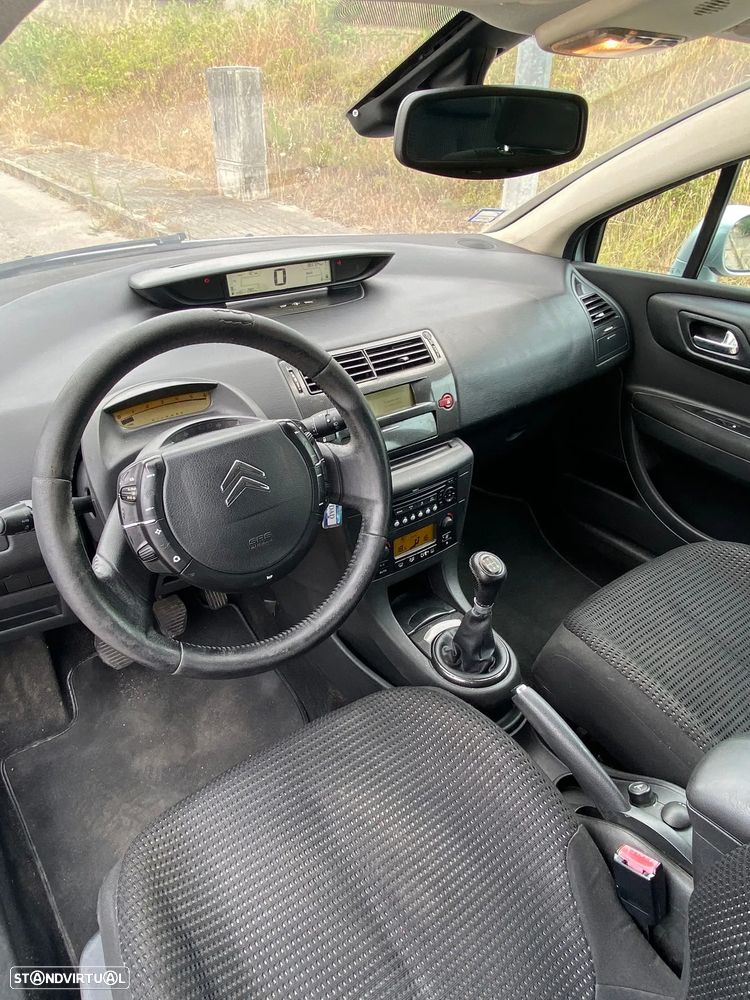 Citroën C4 1.6 HDi 110 Exclusive - 8