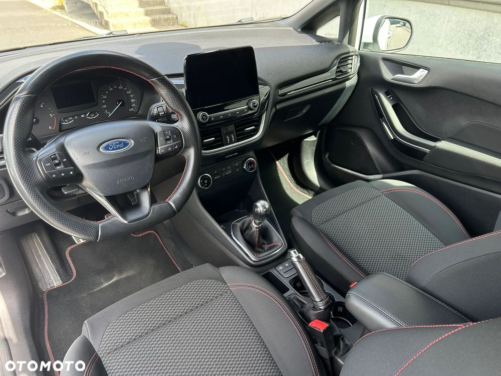 Ford Fiesta 1.5 TDCi S&S ST-LINE - 14