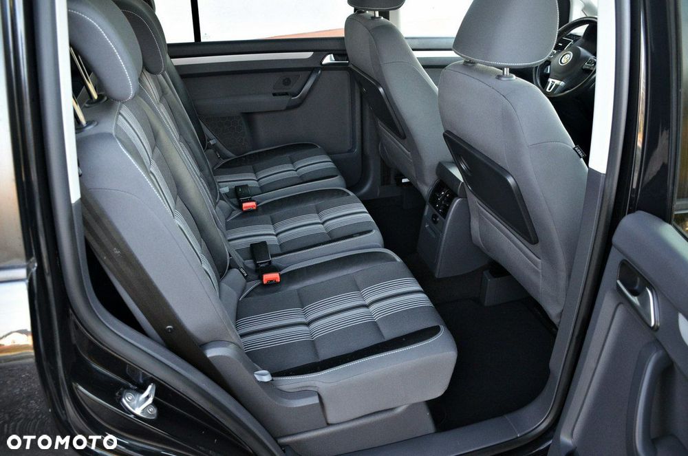 Volkswagen Touran - 15
