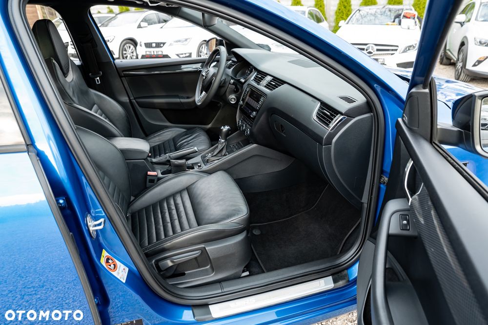 Skoda Octavia 2.0 TDI DSG RS - 23