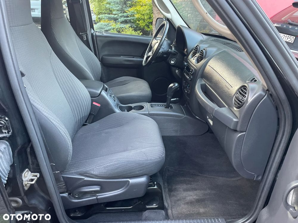 Jeep Liberty 3.7 4x4 - 15