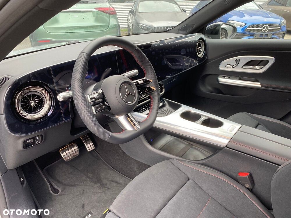 Mercedes-Benz CLA - 10