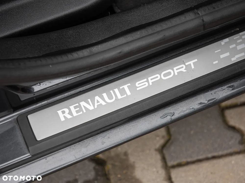 Renault Megane TCe 180 GT - 27