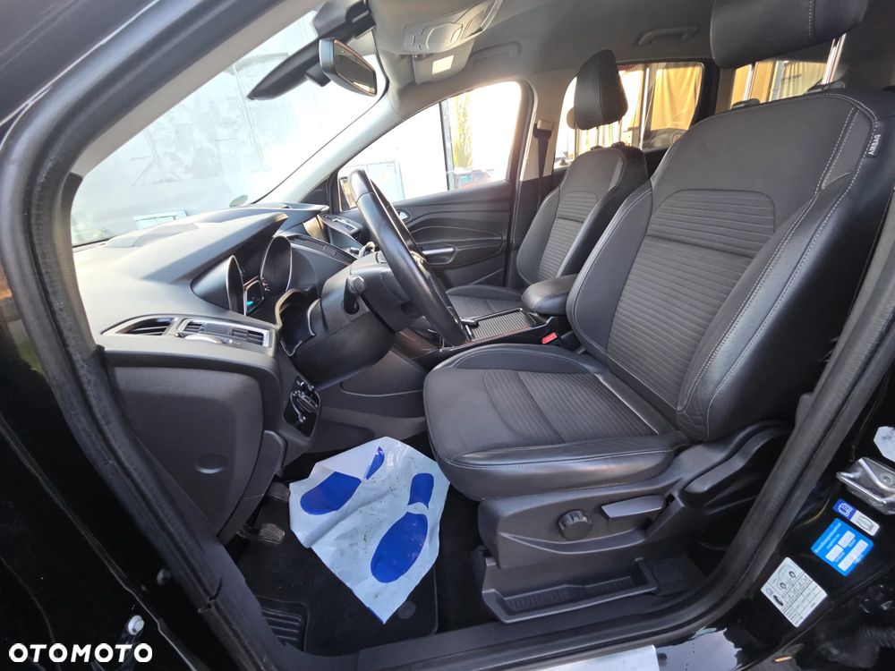 Ford Kuga 2.0 TDCi 2x4 Titanium - 28