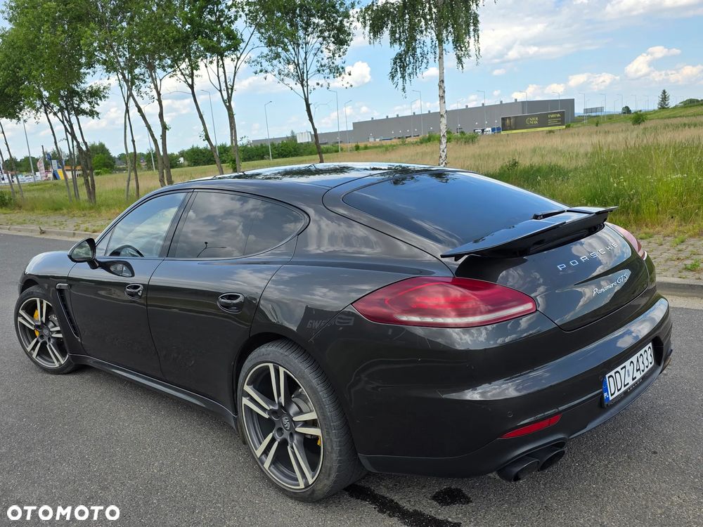 Porsche Panamera GTS PDK - 3