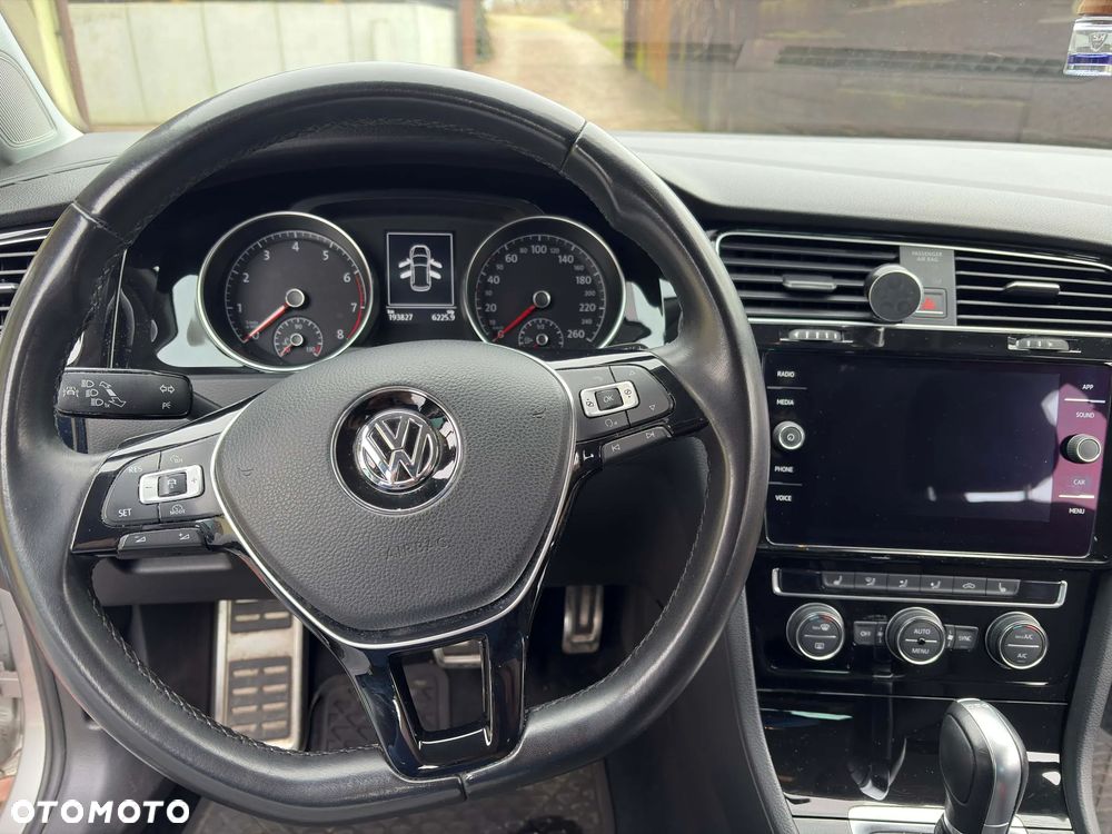 Volkswagen Golf - 21