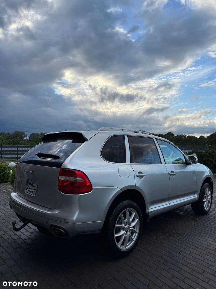 Porsche Cayenne - 19