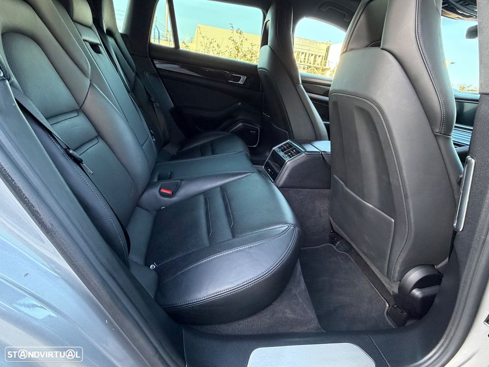 Porsche Panamera Sport Turismo 4 E-Hybrid - 15