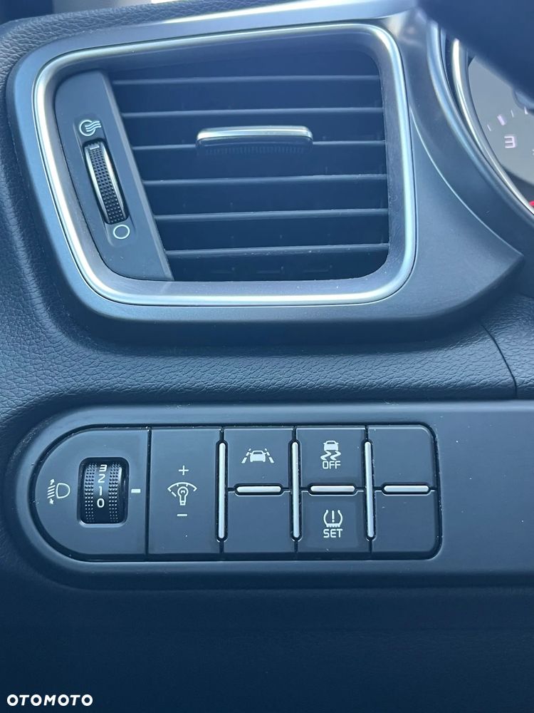 Kia Ceed 1.5 T-GDI M - 11