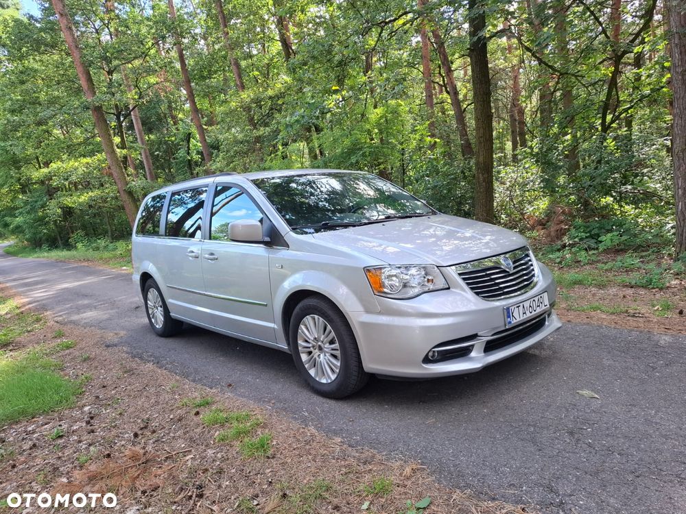 Lancia Voyager - 30