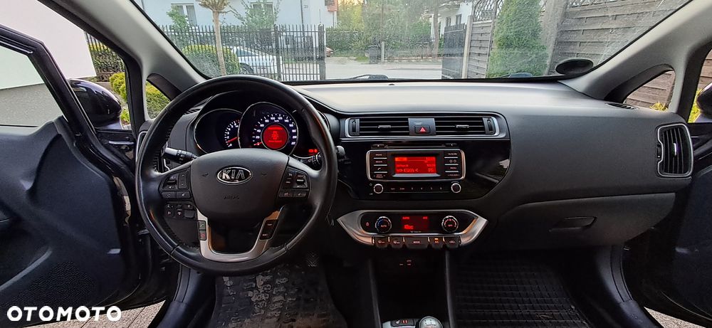 Kia Rio 1.2 Dream Team Edition - 34