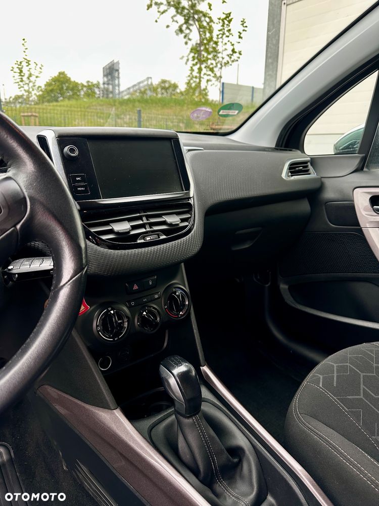 Peugeot 2008 PureTech 82 Style - 4
