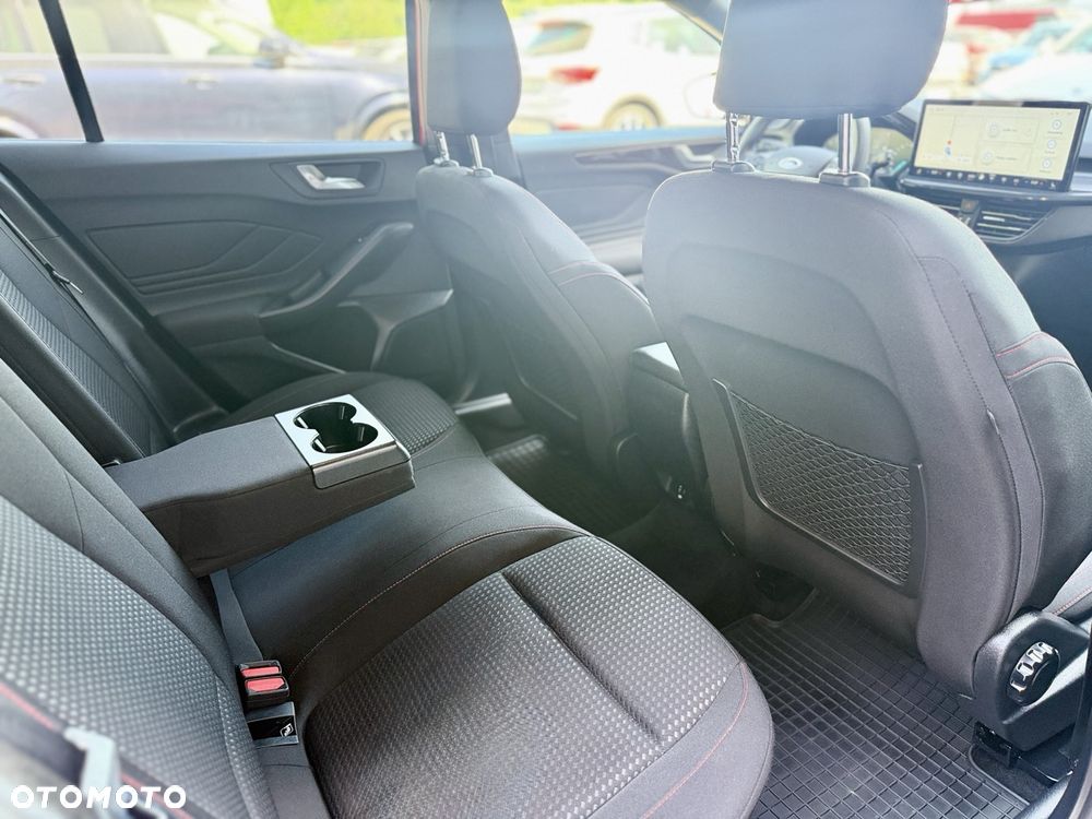 Ford Focus 1.0 EcoBoost Hybrid ST-LINE - 27