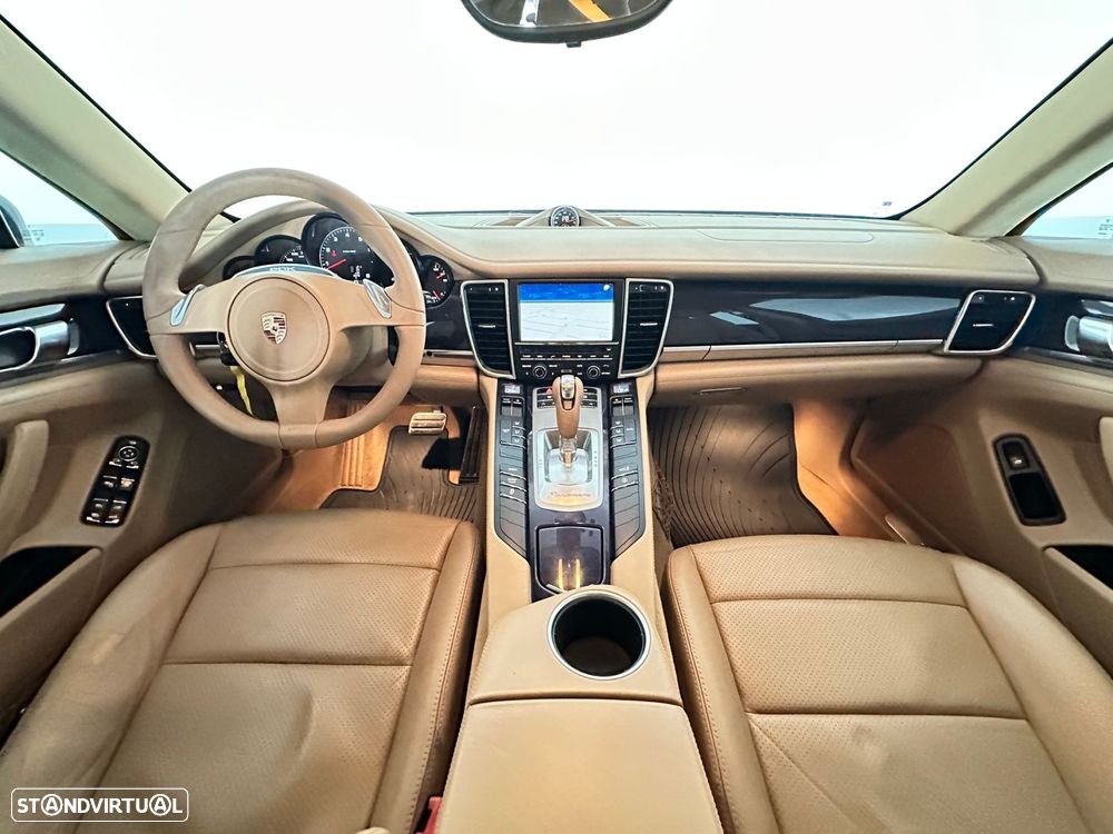 Porsche Panamera 4 PDK - 19