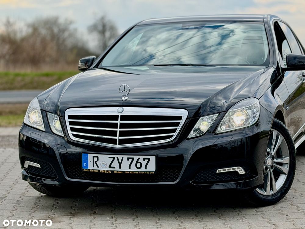 Mercedes-Benz Klasa E 250 CGI BlueEffICIENCY Avantgarde - 33