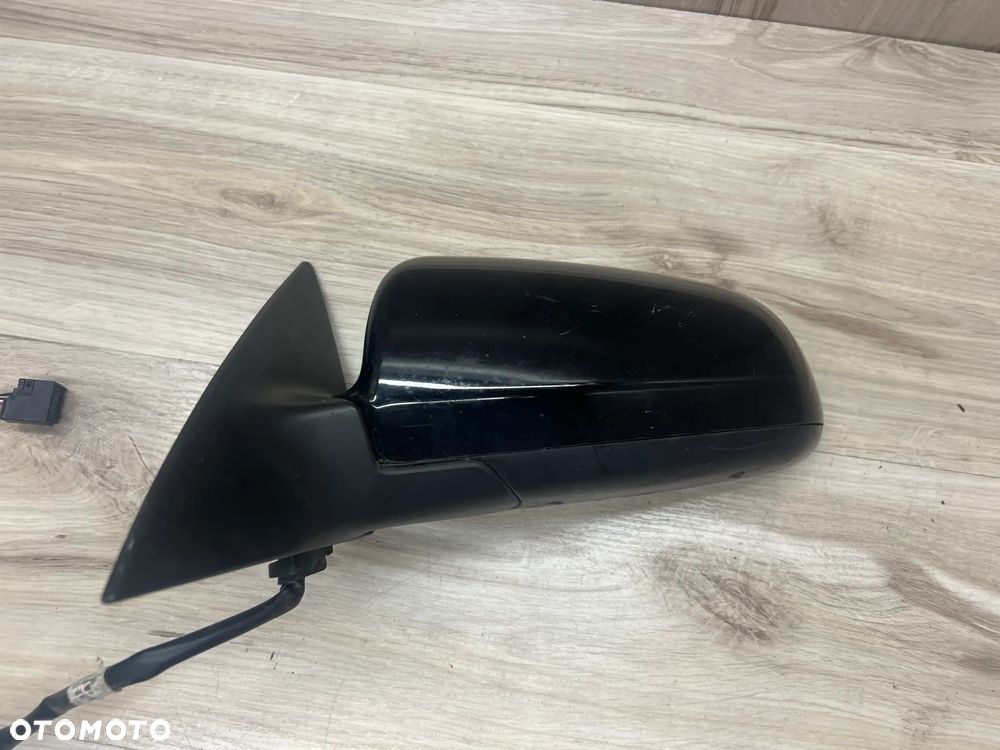 LUSTERKO LEWE AUDI A6 C6 5PIN - 6