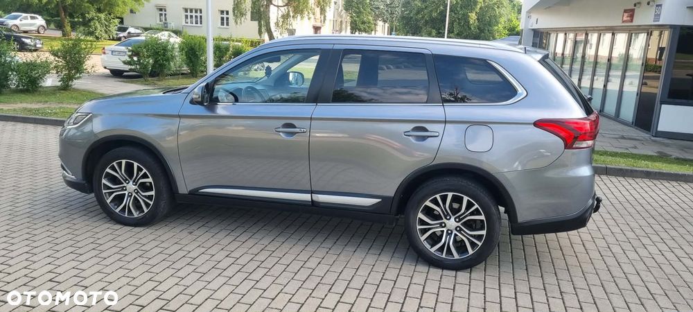 Mitsubishi Outlander - 1