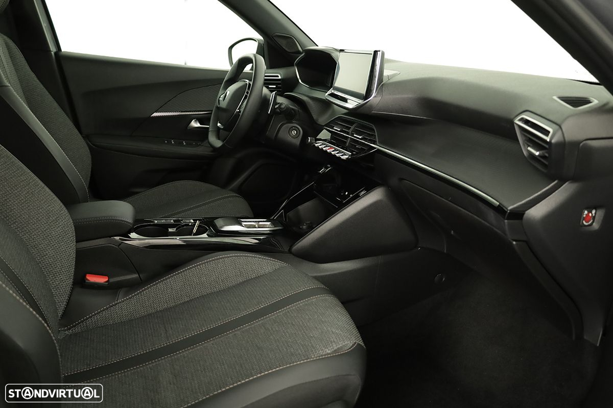 Peugeot 2008 1.2 PureTech Allure EAT8 - 20