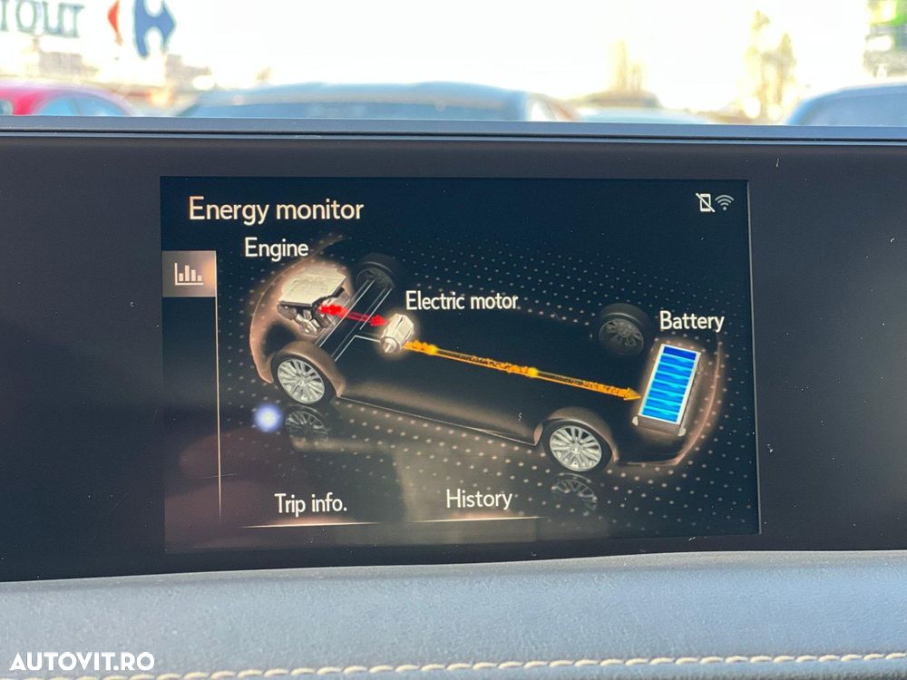 Lexus UX 250h Executive Line - 30