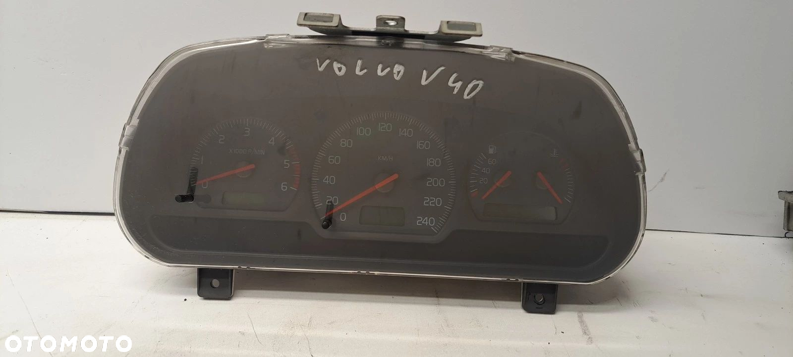 LICZNIK ZEGAR VOLVO V40 S40 8601710 - 2