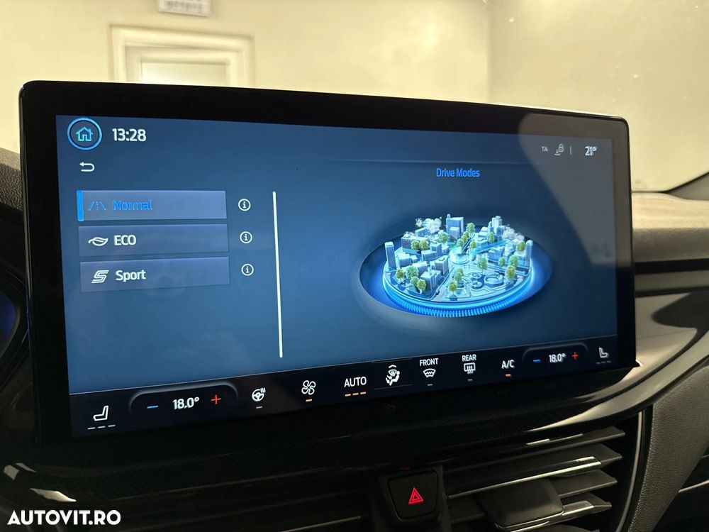 Ford Focus 1.0 EcoBoost MHEV ST-Line X - 22