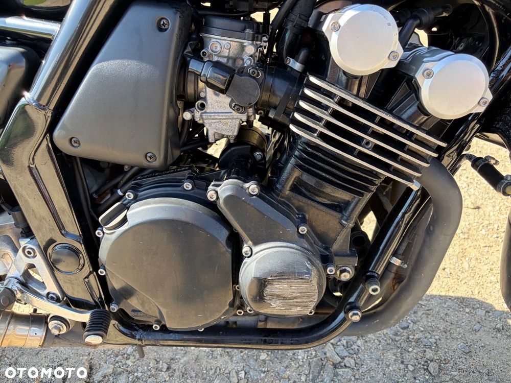 Yamaha FZS - 7