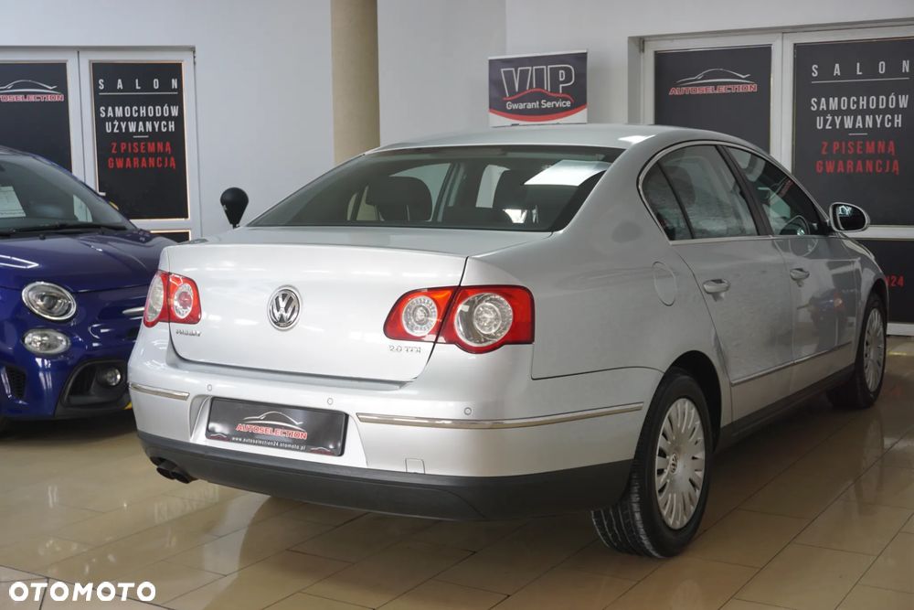 Volkswagen Passat 2.0 TDI Comfortline - 4