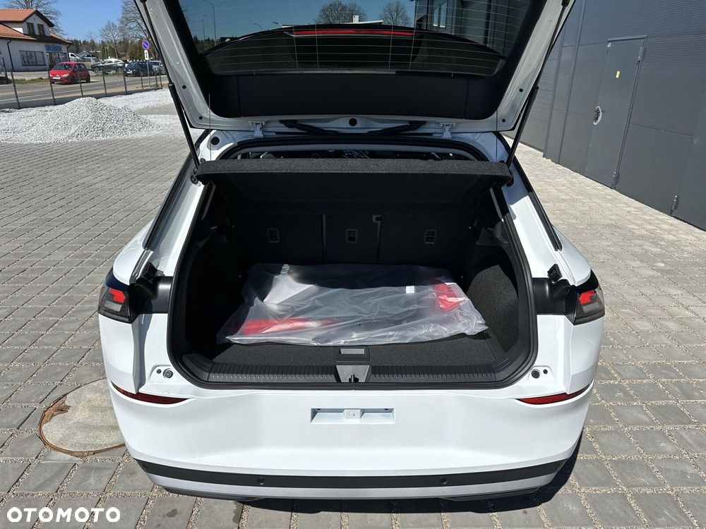 Volkswagen T-Roc - 17