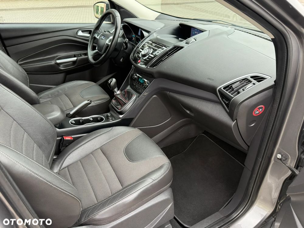 Ford Kuga 2.0 TDCi 4x4 Titanium - 32