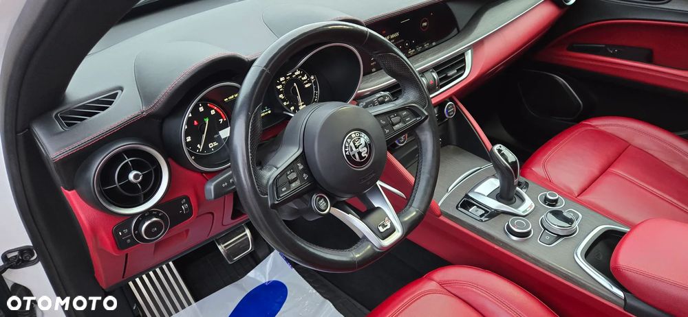 Alfa Romeo Stelvio 2.0 Turbo 16V AT8-Q4 Ti - 27
