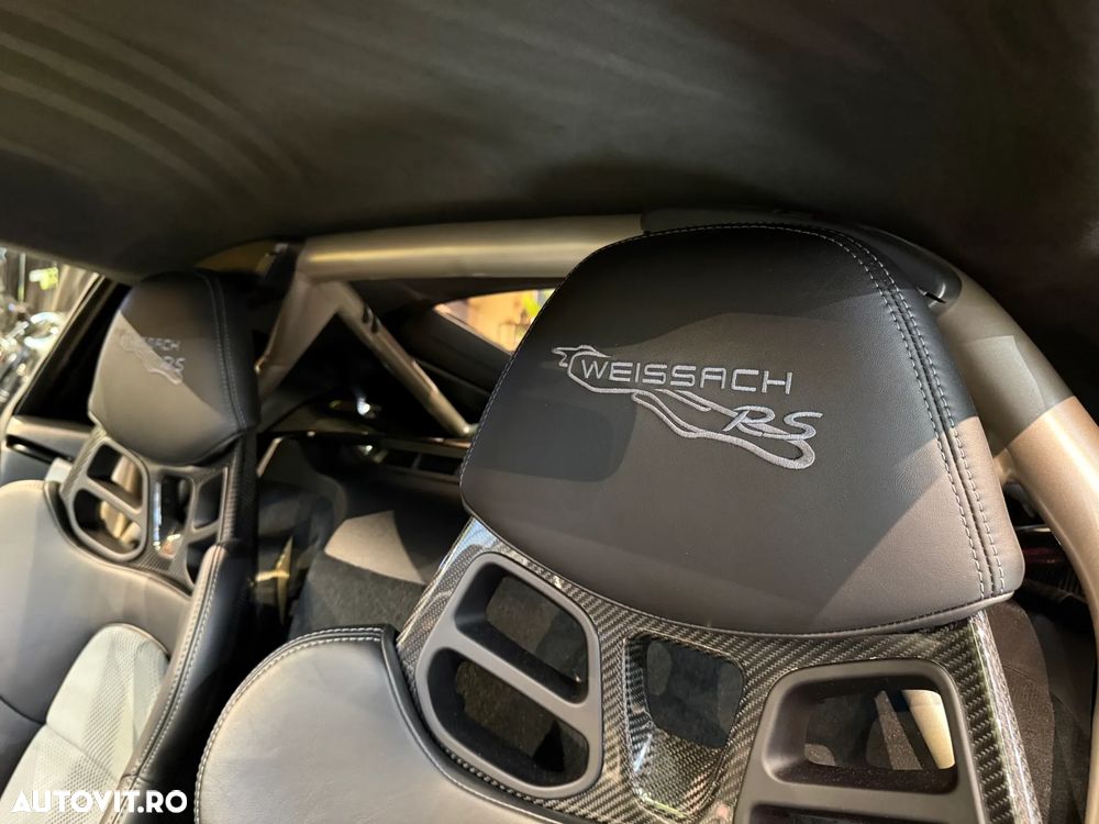 Porsche Cayman 718 GT4 RS - 21
