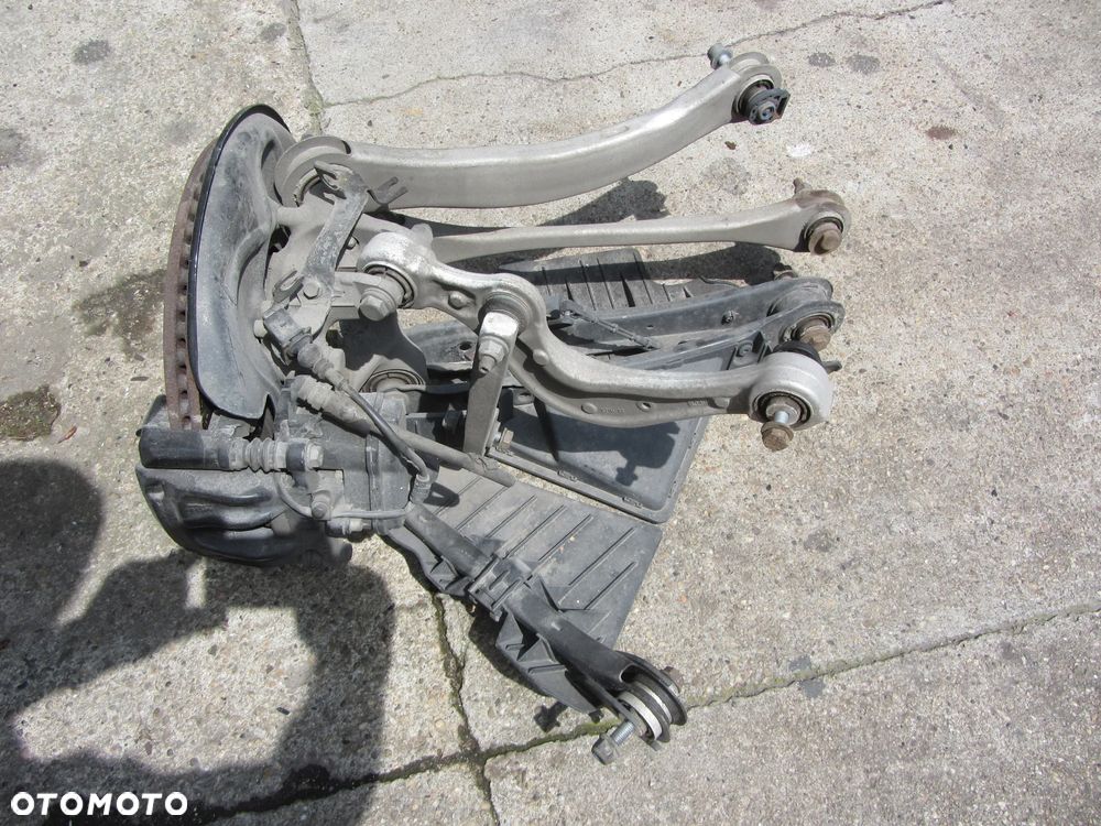 AUDI A8 D5 4N0505460 zwrotnica z wachaczami  prawy tył - 2