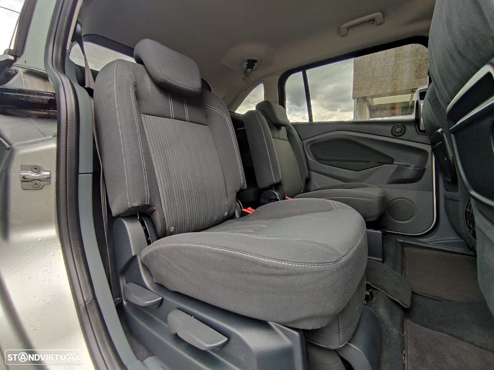 Ford Grand C-Max 1.6 TDCi Titanium - 23