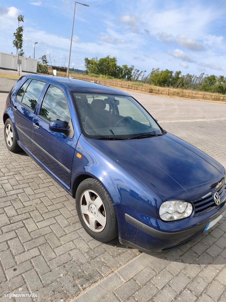 Volkswagen Golf 1.4i Confort — fotografia 3