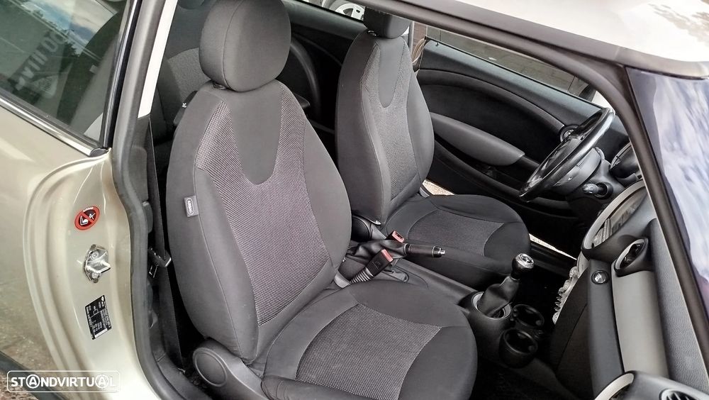 MINI 3 Portas One - 11