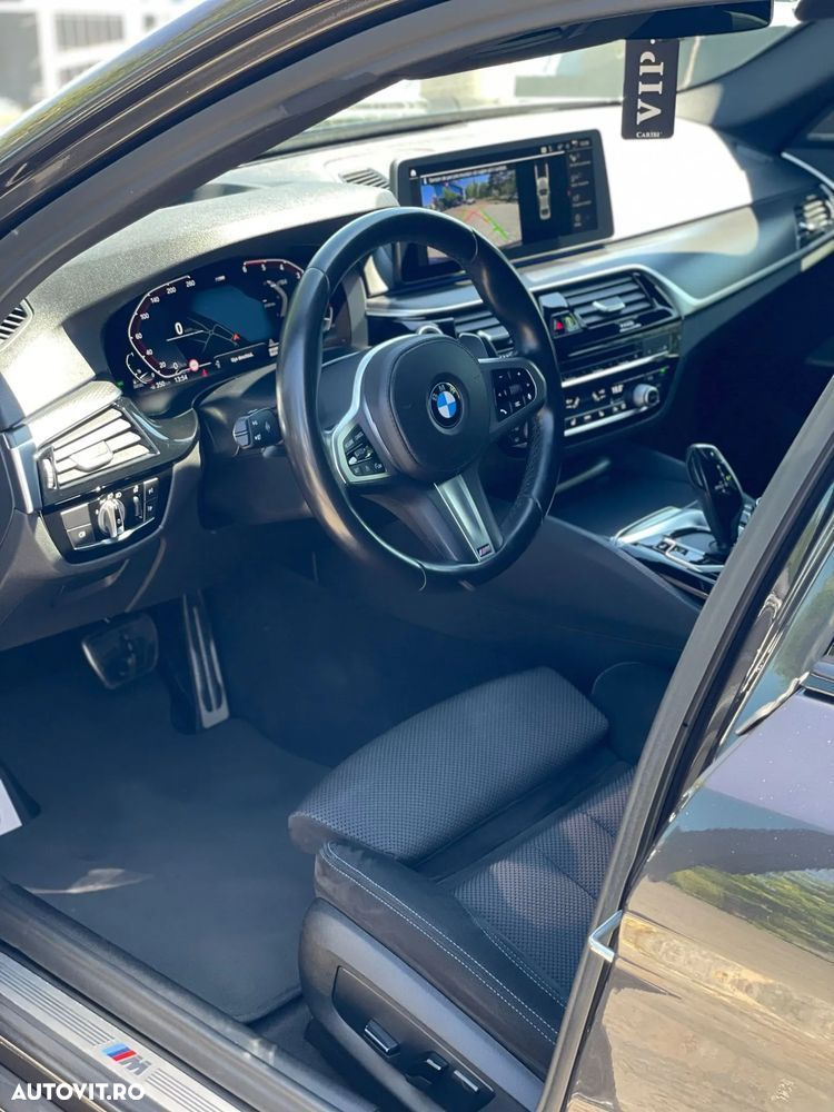 BMW Seria 5 530d xDrive AT MHEV - 14