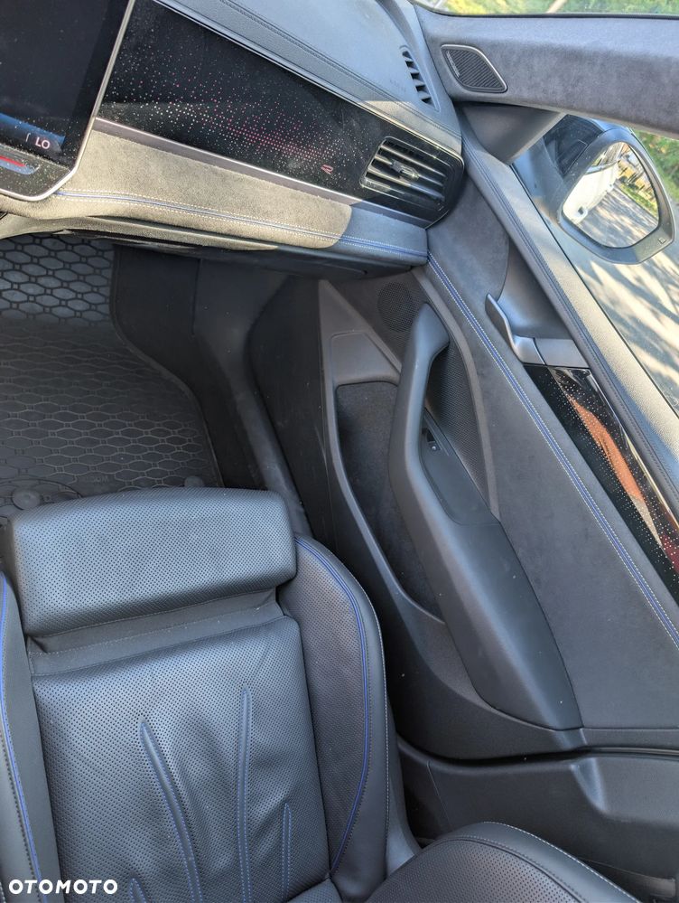 Volkswagen Passat - 13