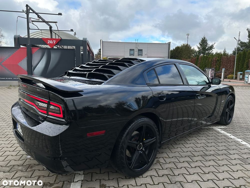 Dodge Charger 5.7 V8 RT - 8