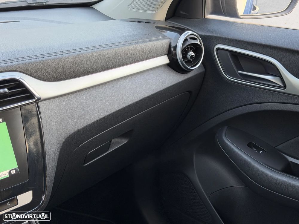 MG ZS Maximal Luxury - 11